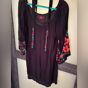 Avani del amour Beautiful Boutique Black Embroidered Blouse… Sz XL 🖤
